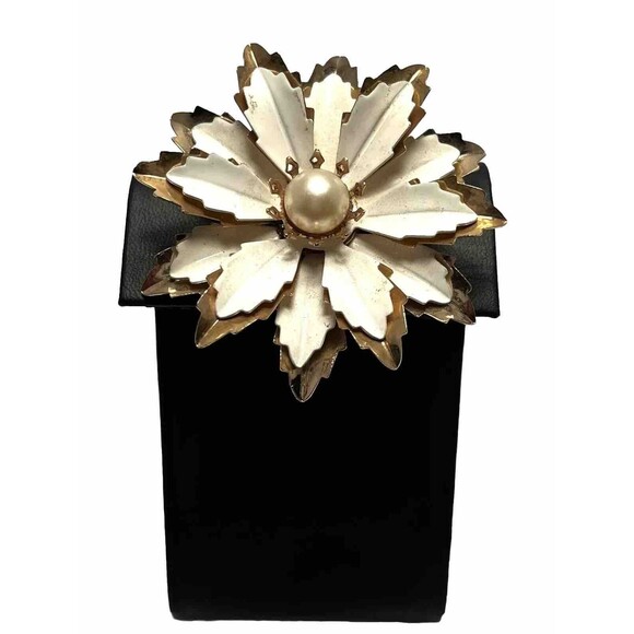 Vintage Gold & White Enamel Floral Brooch Pearl Center Glamoratti Statement Pin - Picture 10 of 10